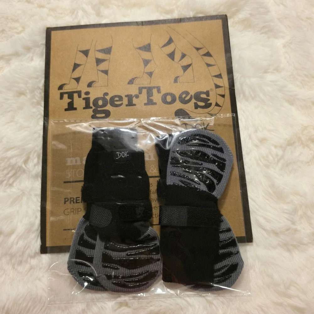 TigerToes Premium Grip Dog Socks Small Black Grey New 4 Pack Adjustable Straps